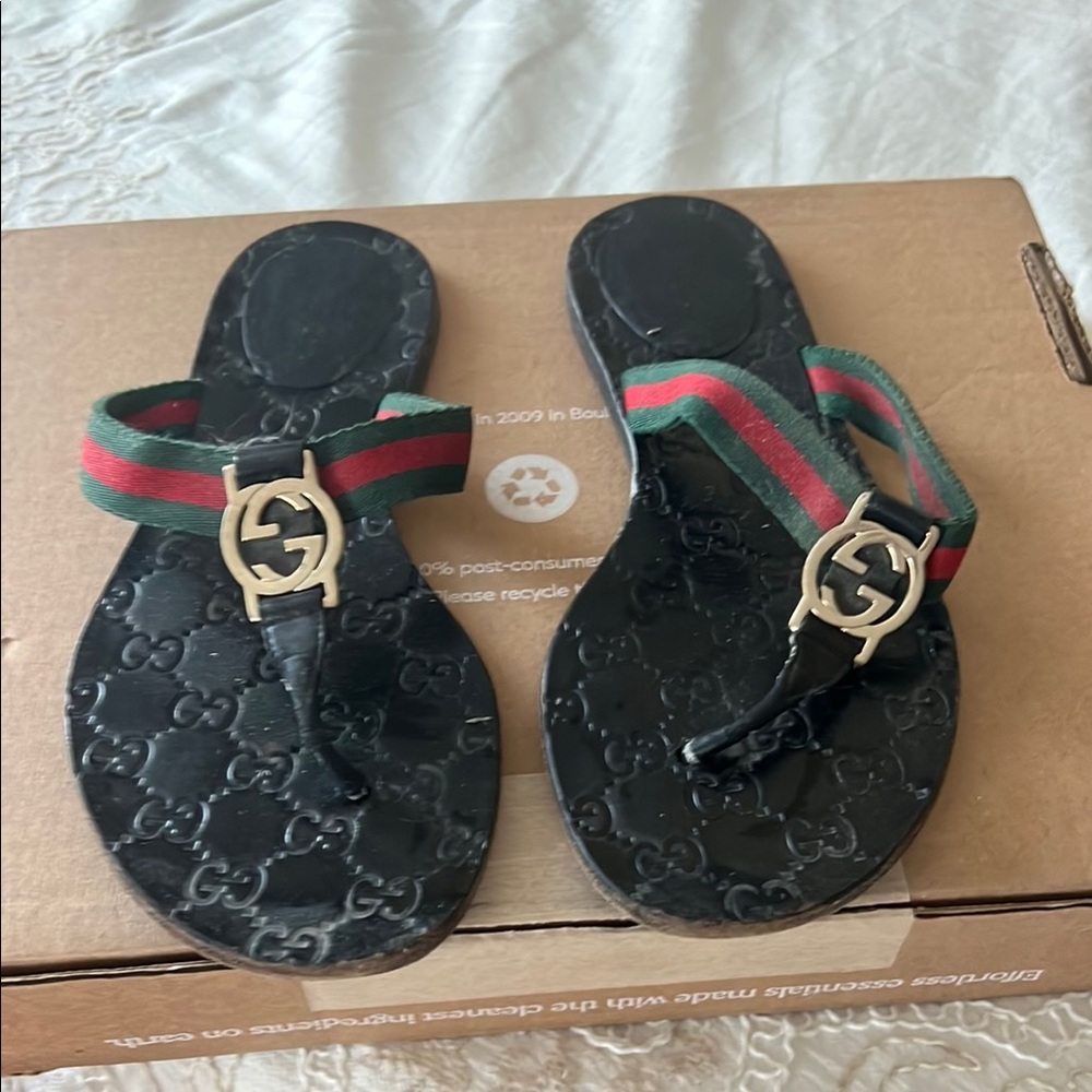Gucci Black Flip-Flops with Red and Green Straps
